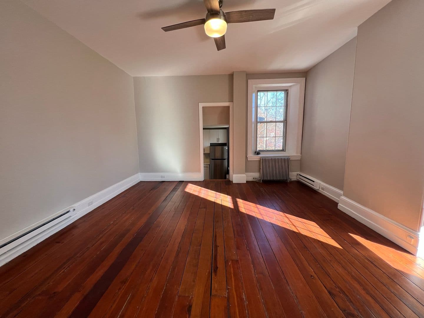 Media Apartment: 327 Meetinghouse Ln