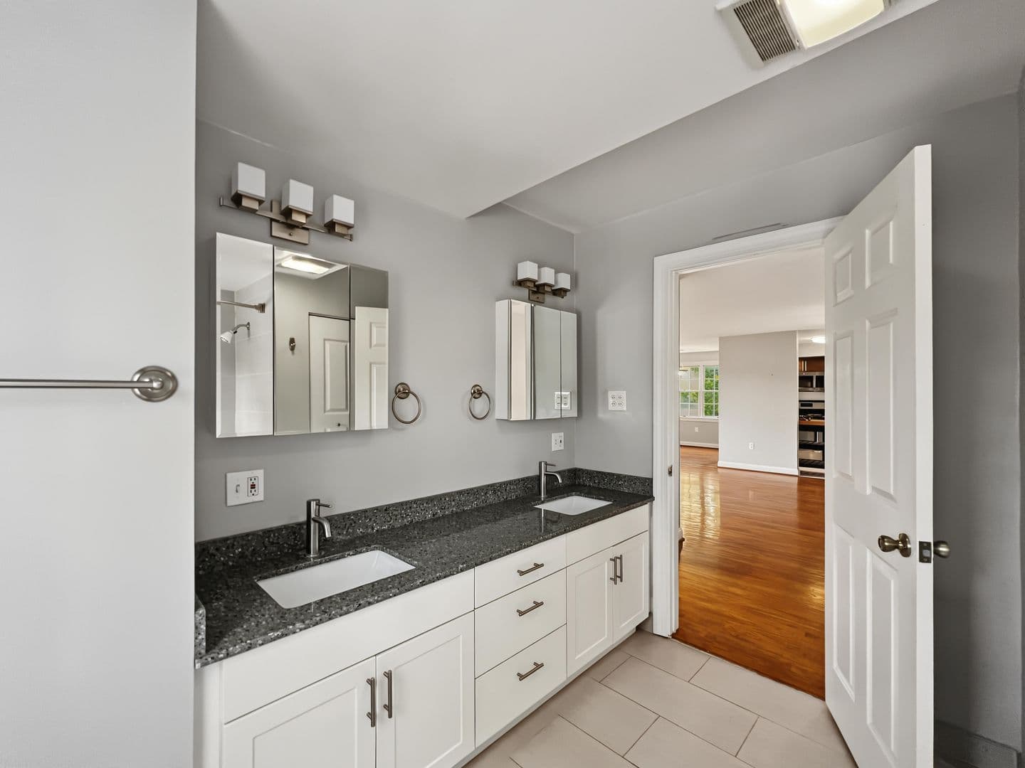 Wayne Apartment: 300 N Wayne Ave