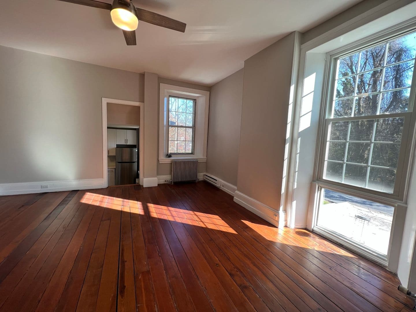 Media Apartment: 327 Meetinghouse Ln