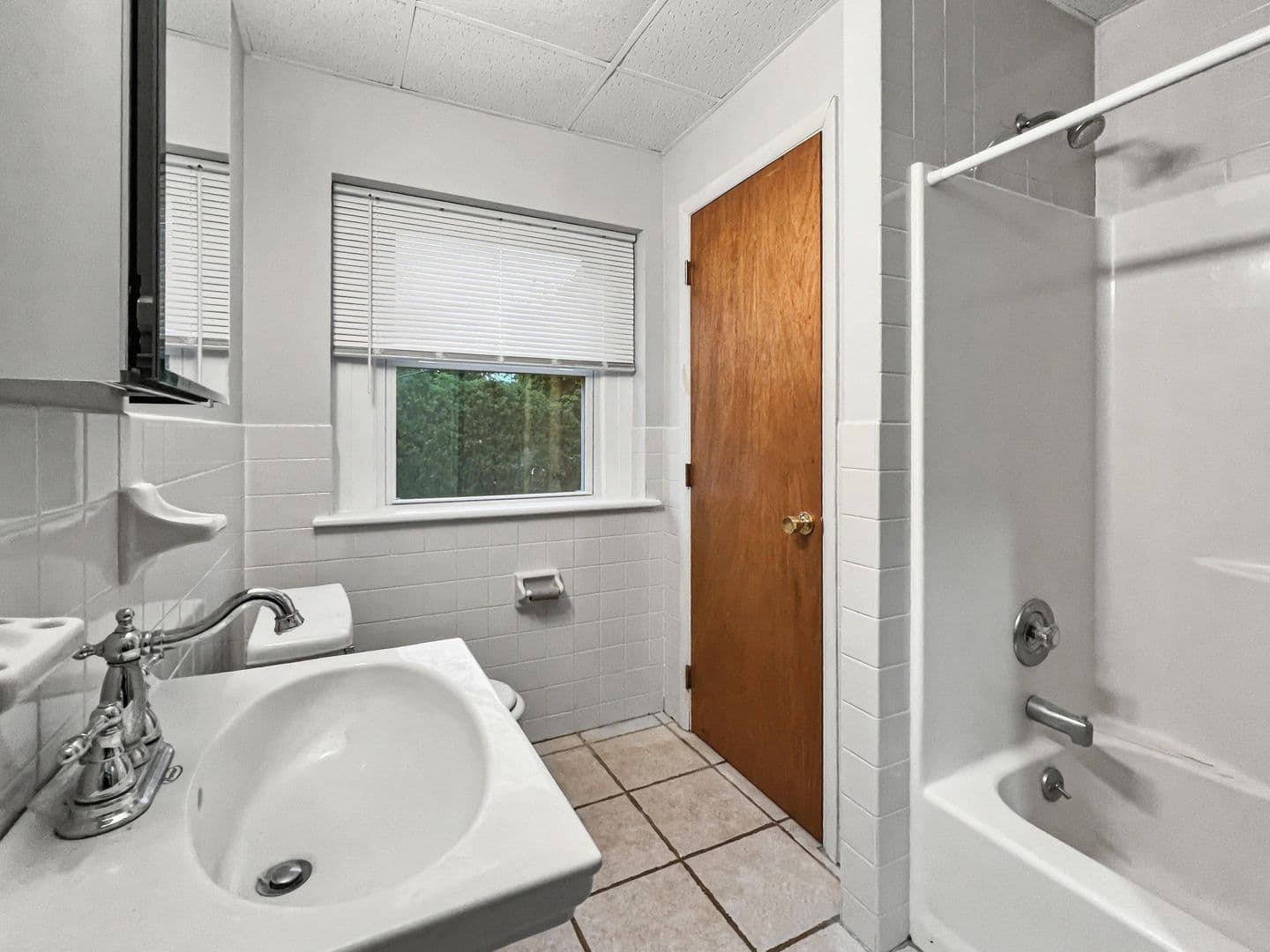 Bryn Mawr Apartment: 829-833 Conestoga Rd