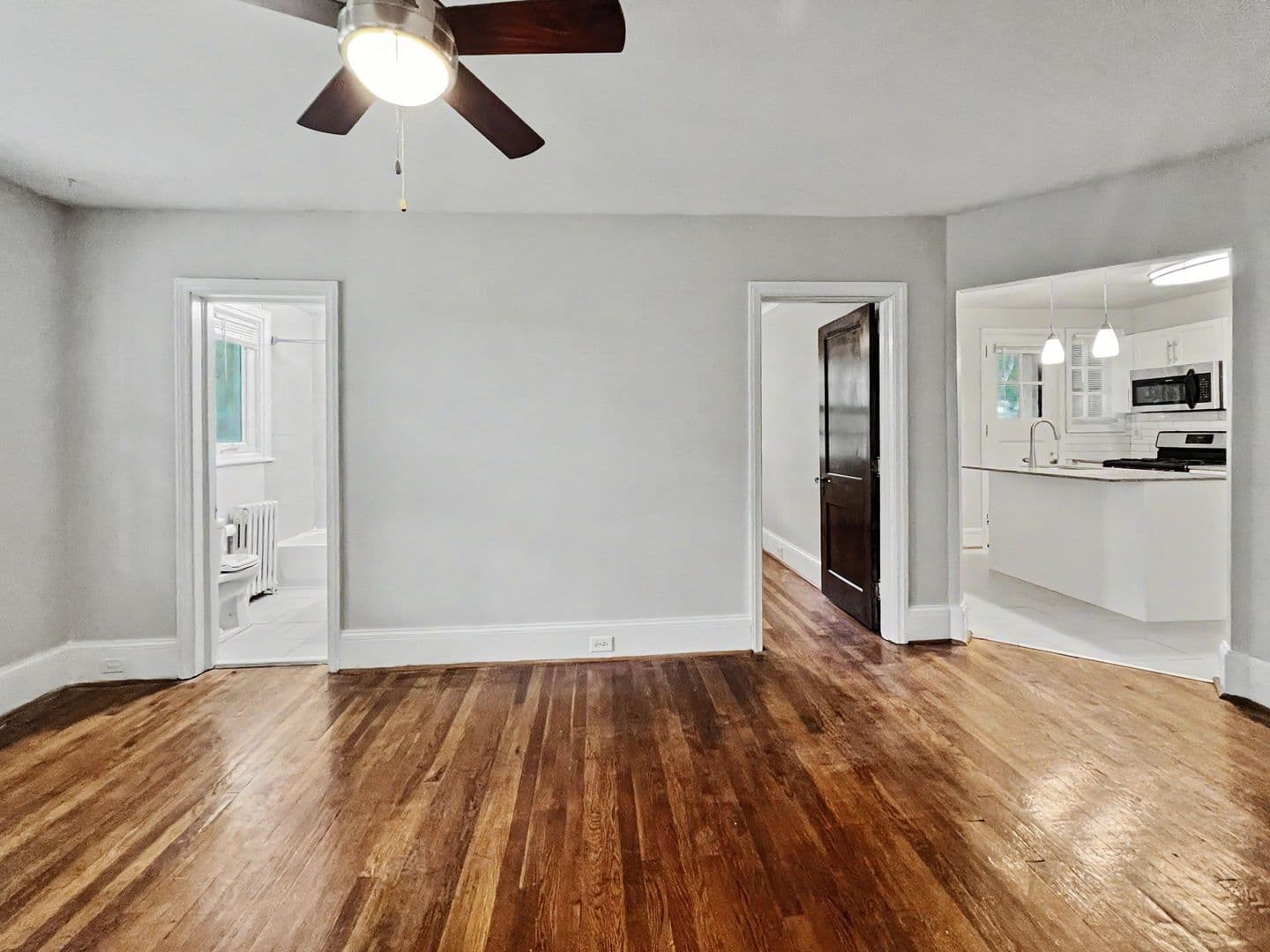 Wayne Apartment: 223 Bloomingdale Ave