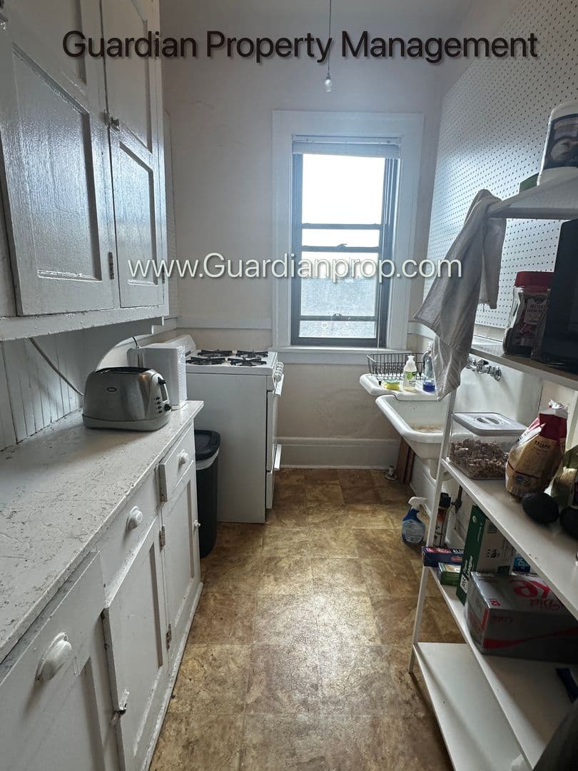 Minneapolis Apartment: 2882 Humboldt Ave S - #301