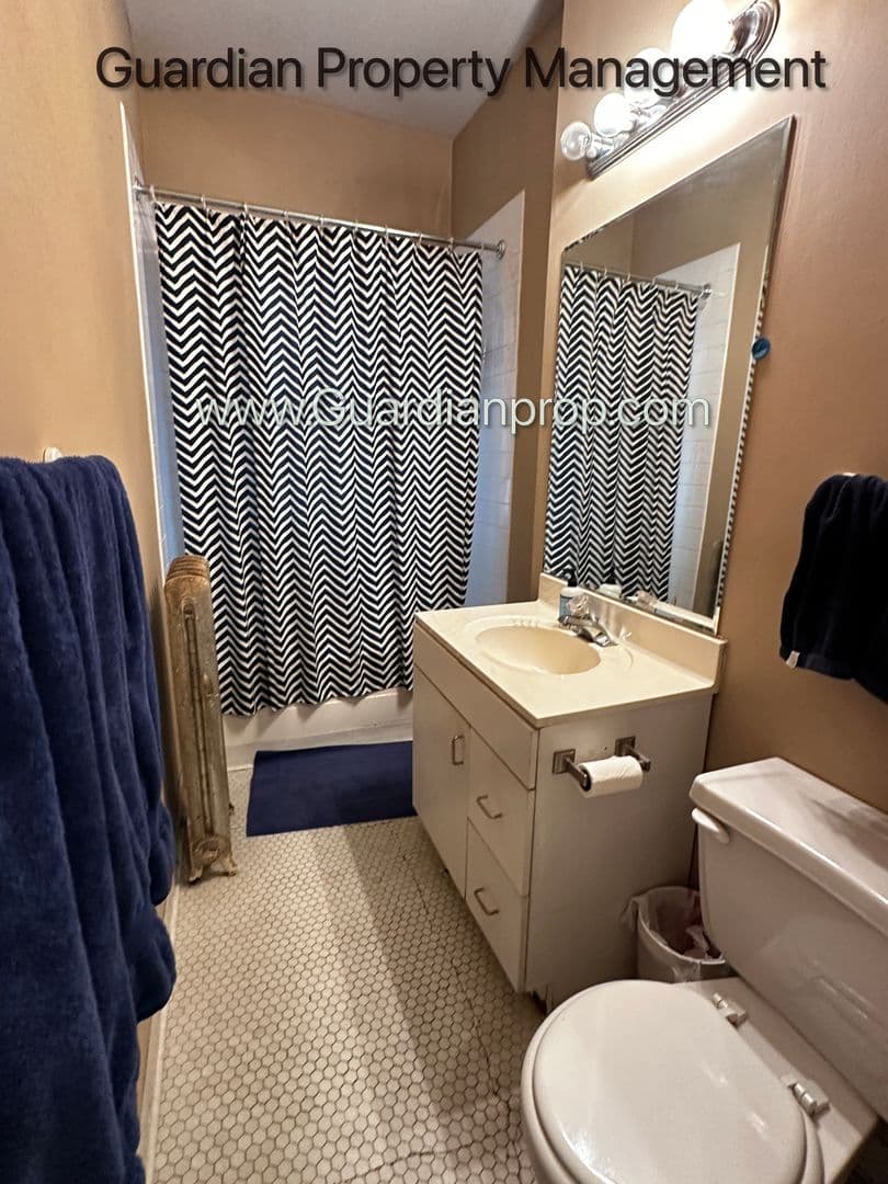 Minneapolis Apartment: 2876 Humboldt Ave S - #108