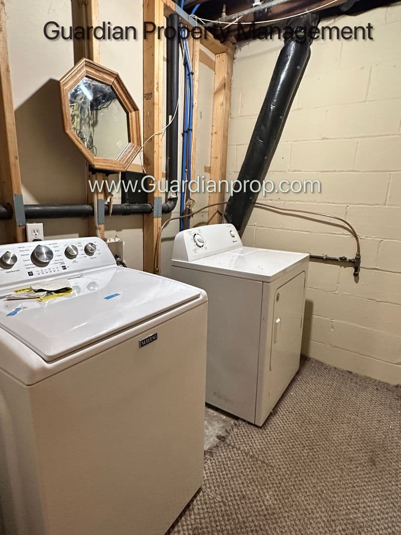 Minneapolis Apartment: 855 - 857 24th Avenue SE