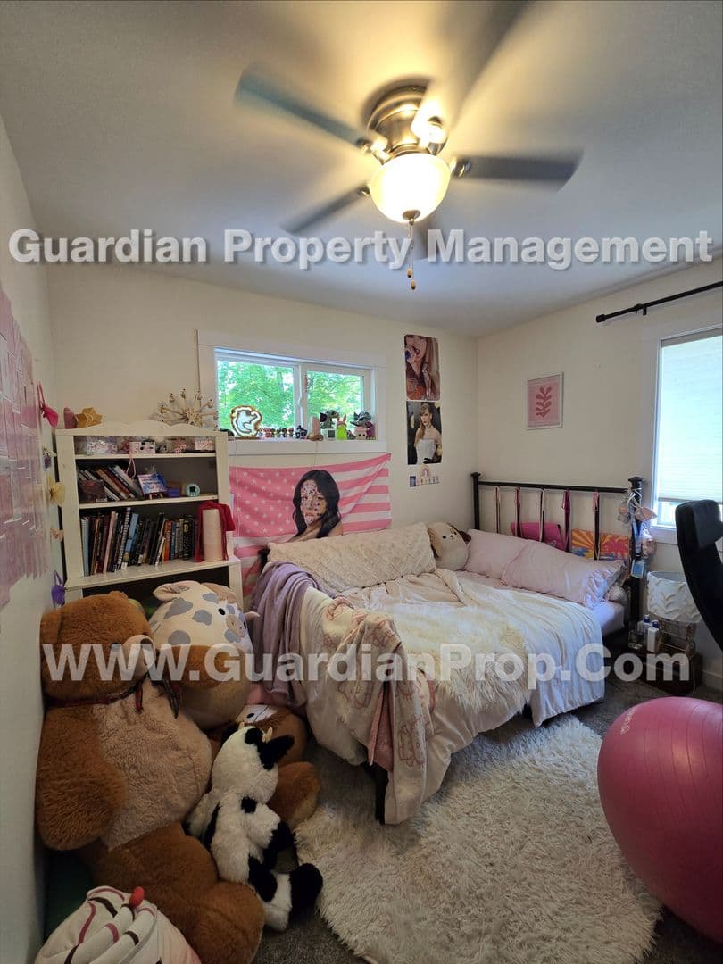 Mound House: 1445 Cherry Place