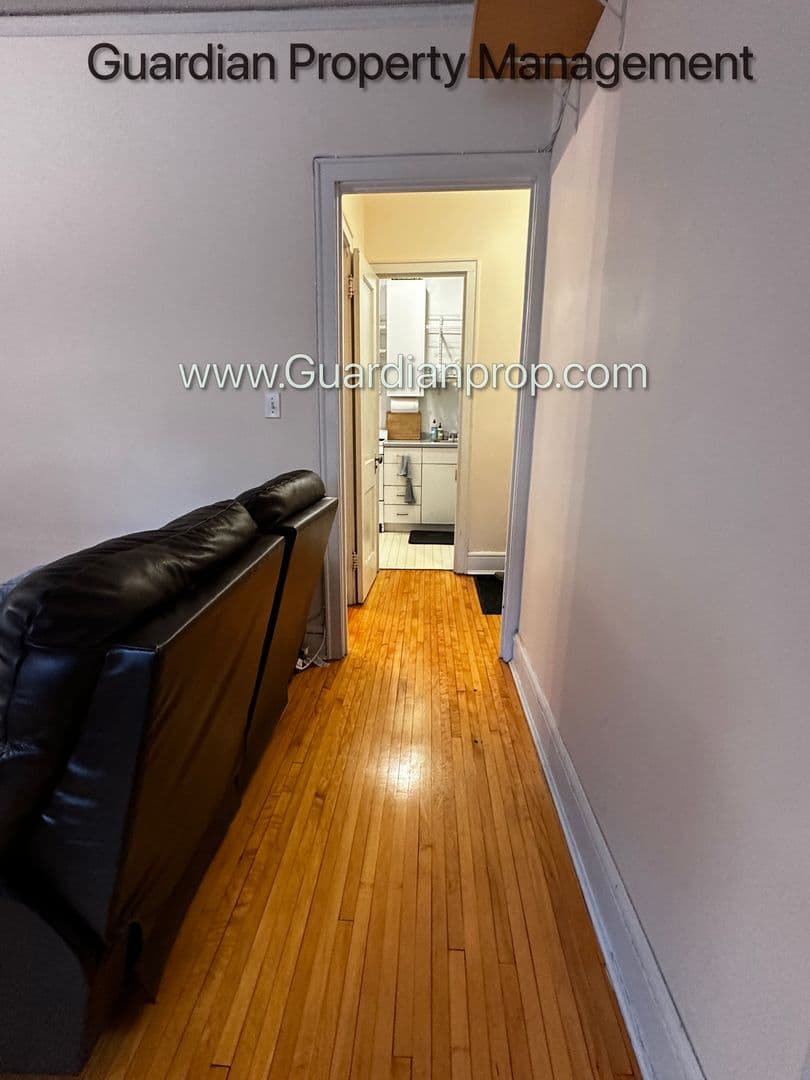 Minneapolis Apartment: 2876 Humboldt Ave S - #108