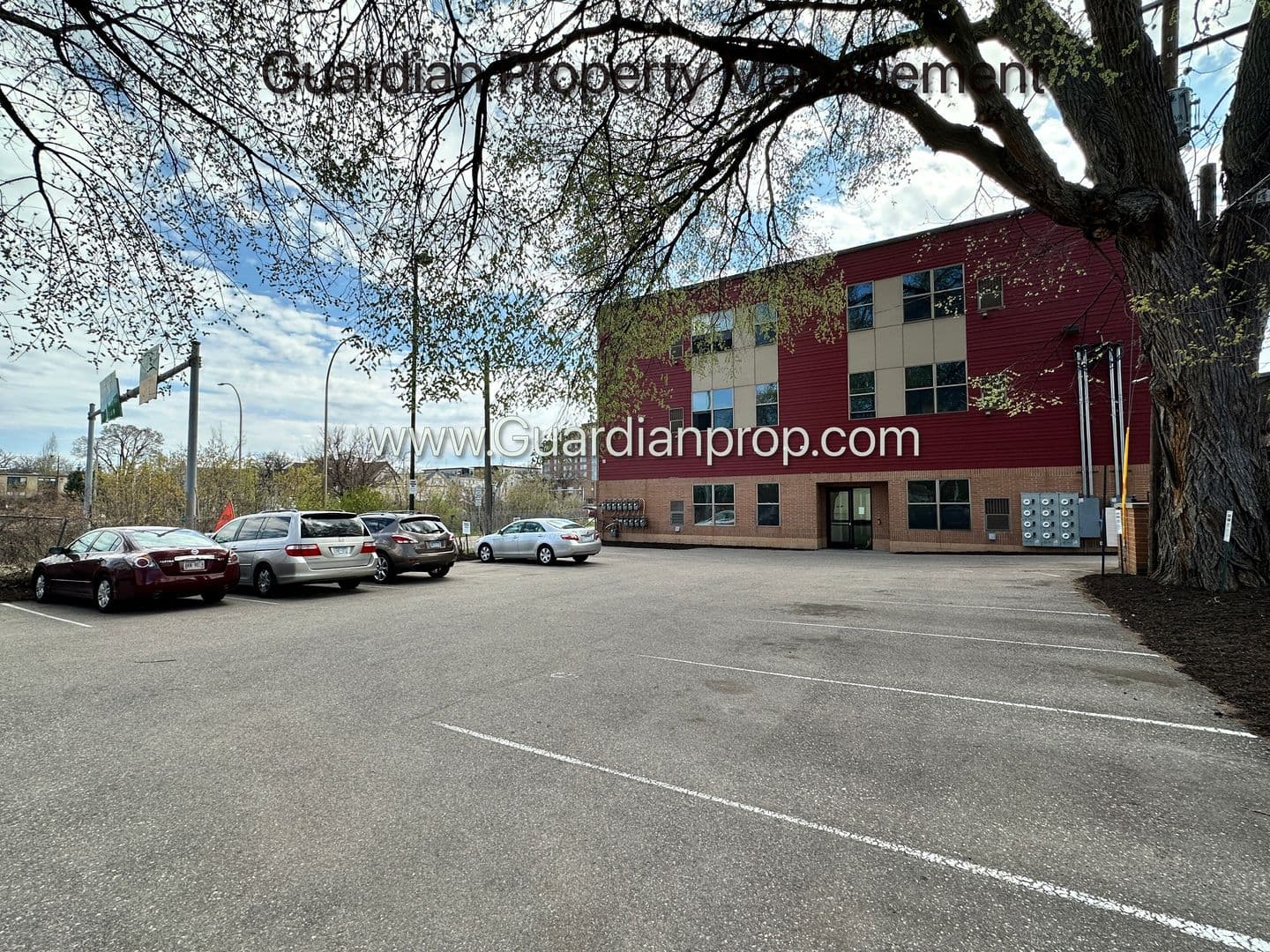 Minneapolis Apartment: 811 4th St SE - #214