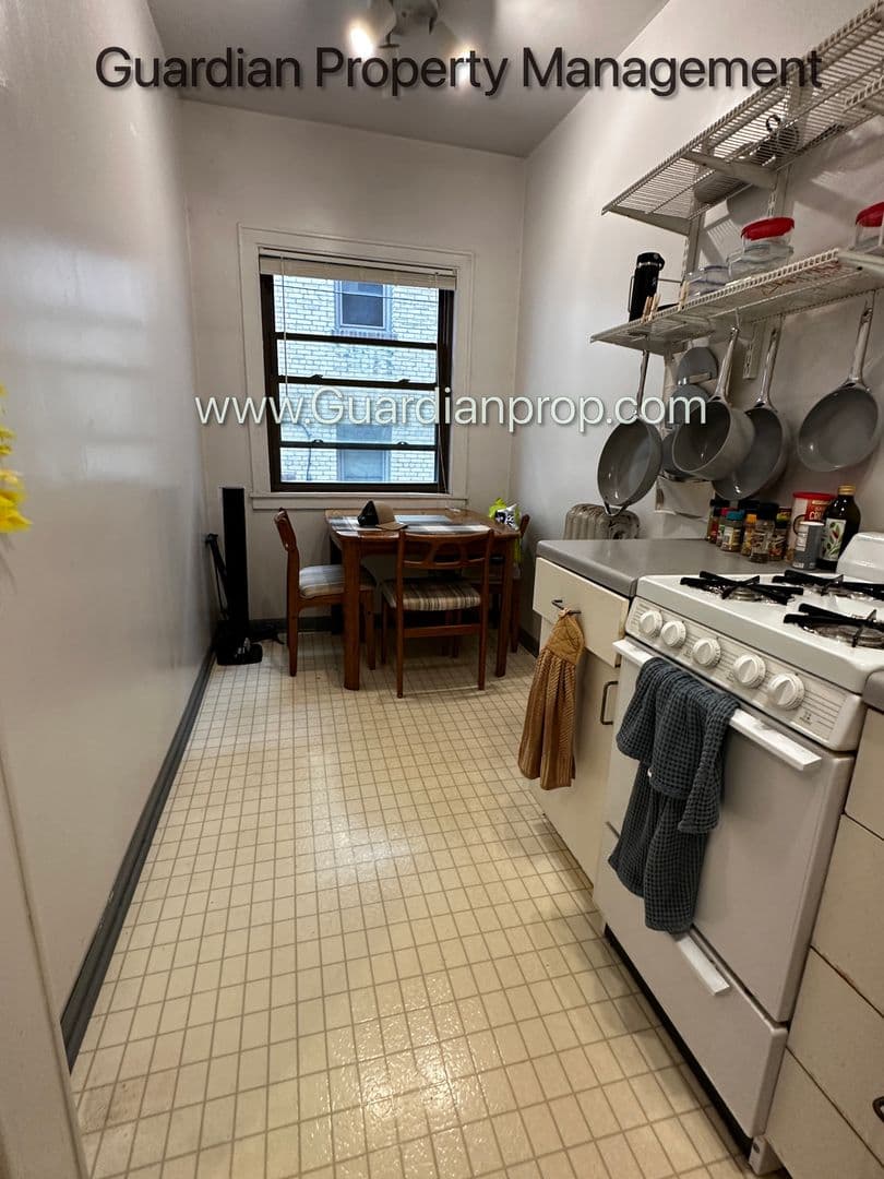 Minneapolis Apartment: 2876 Humboldt Ave S - #108