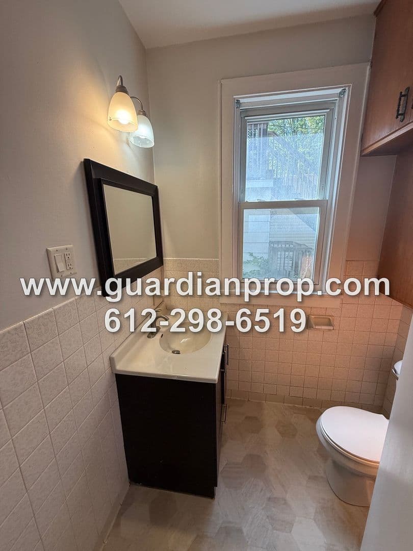 St. Paul House: 915 Fry Street