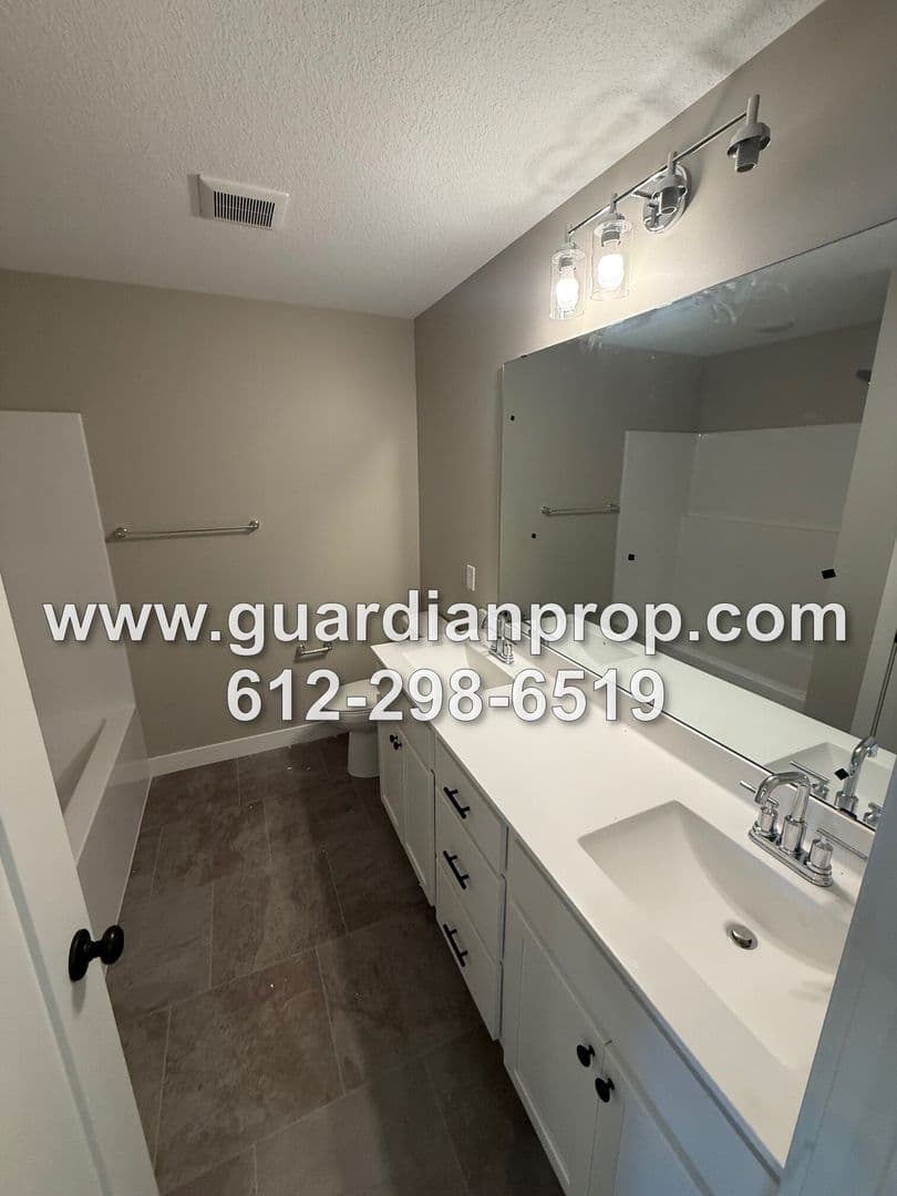 Woodbury Townhome: 8841 Granite Court