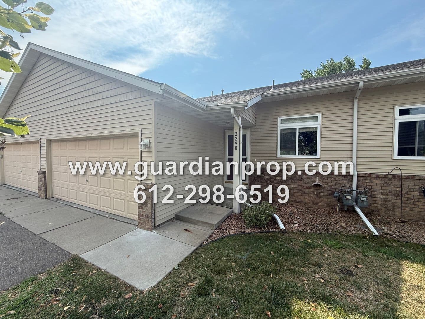 Shakopee Townhome: 2290 Downing Avenue