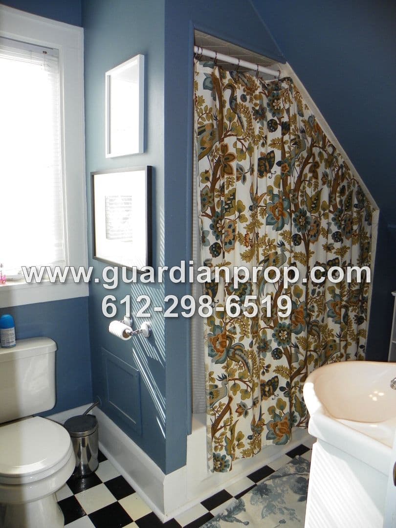 St. Paul House: 983 Edmund Avenue