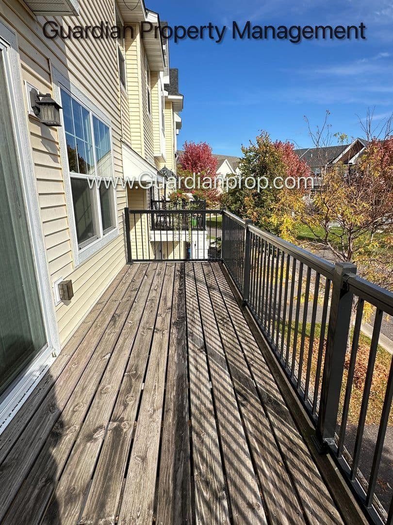 Champlin Townhome: 11942 Emery Village Drive N