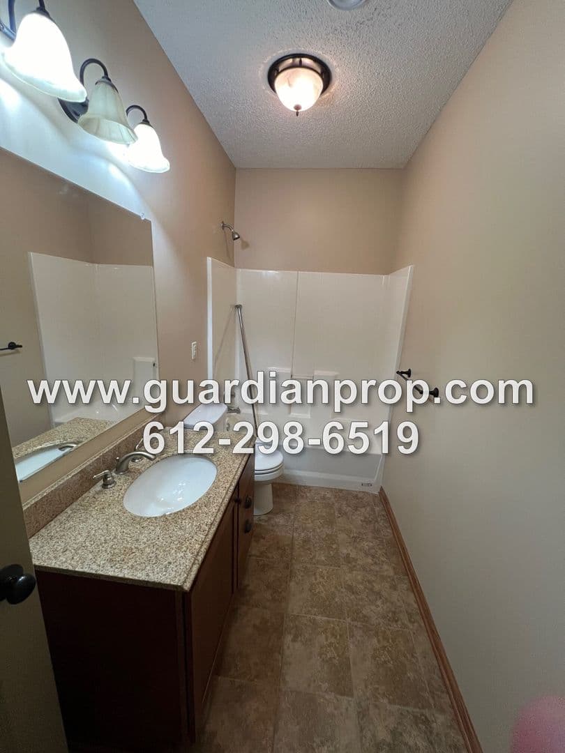 Mahtomedi House: 1158 Summit Avenue