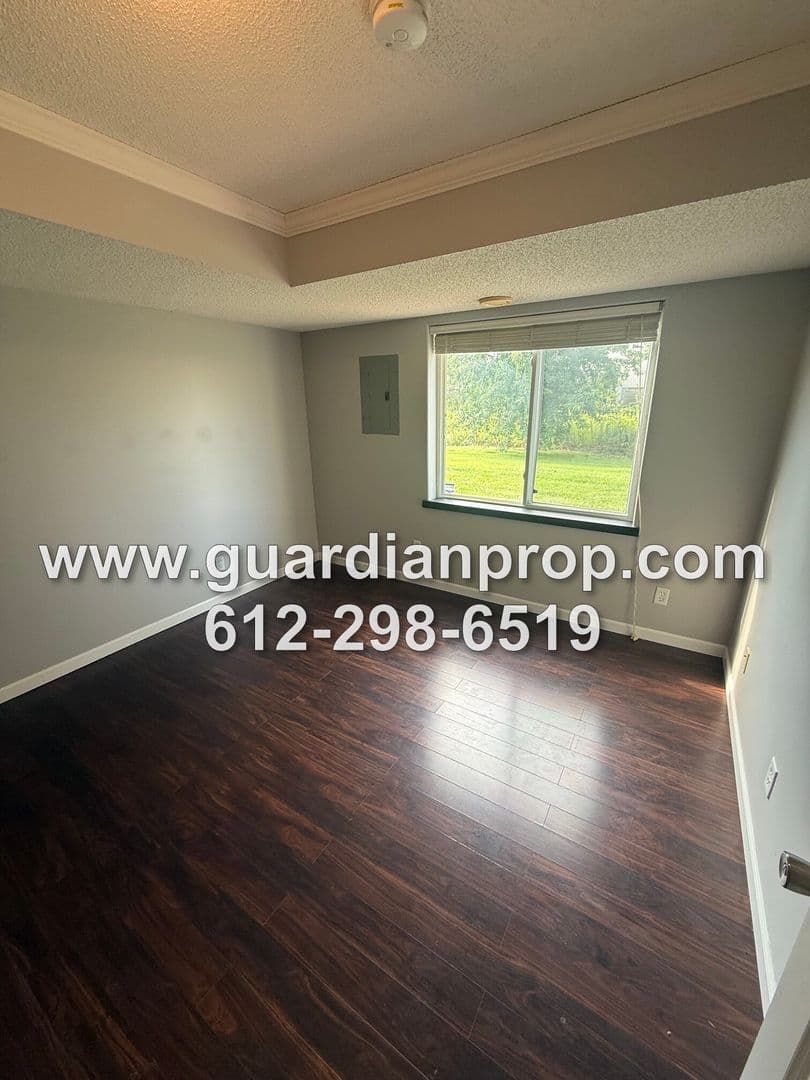 Shakopee Townhome: 2290 Downing Avenue