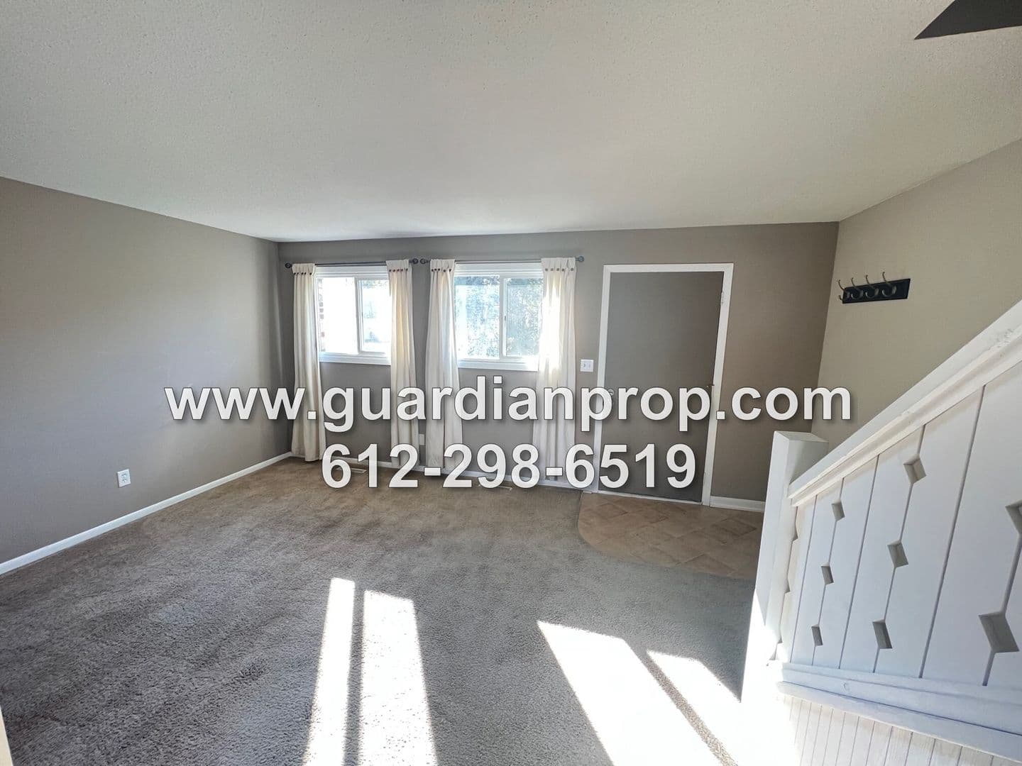 Oakdale Townhome: 1495 Goodwin Avenue N