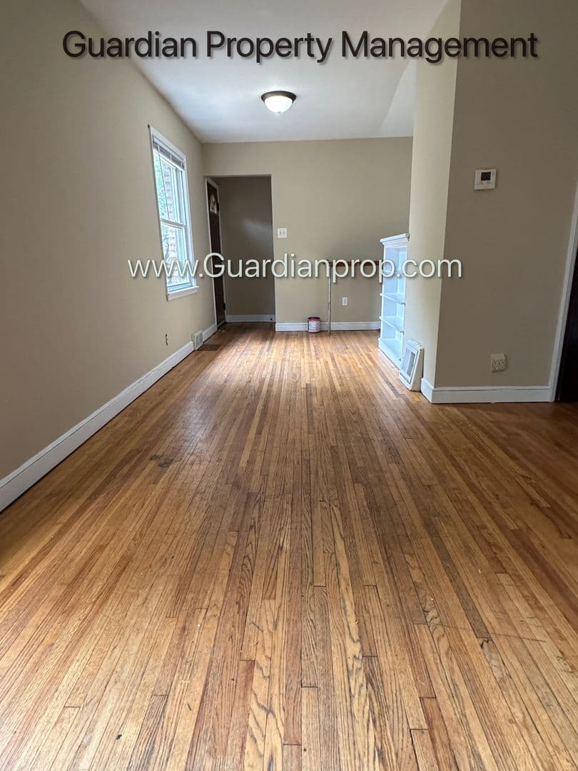 Minneapolis Apartment: 855 - 857 24th Avenue SE