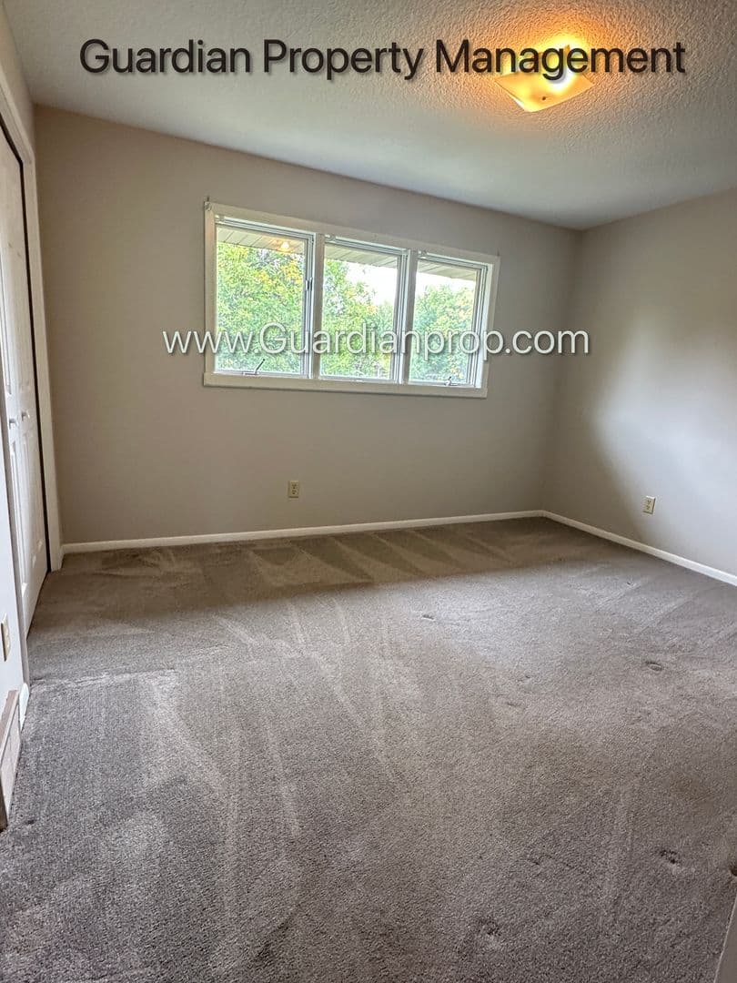 Maple Grove Townhome: 7321 Rosewood Lane N Maple Grove, MN 55369