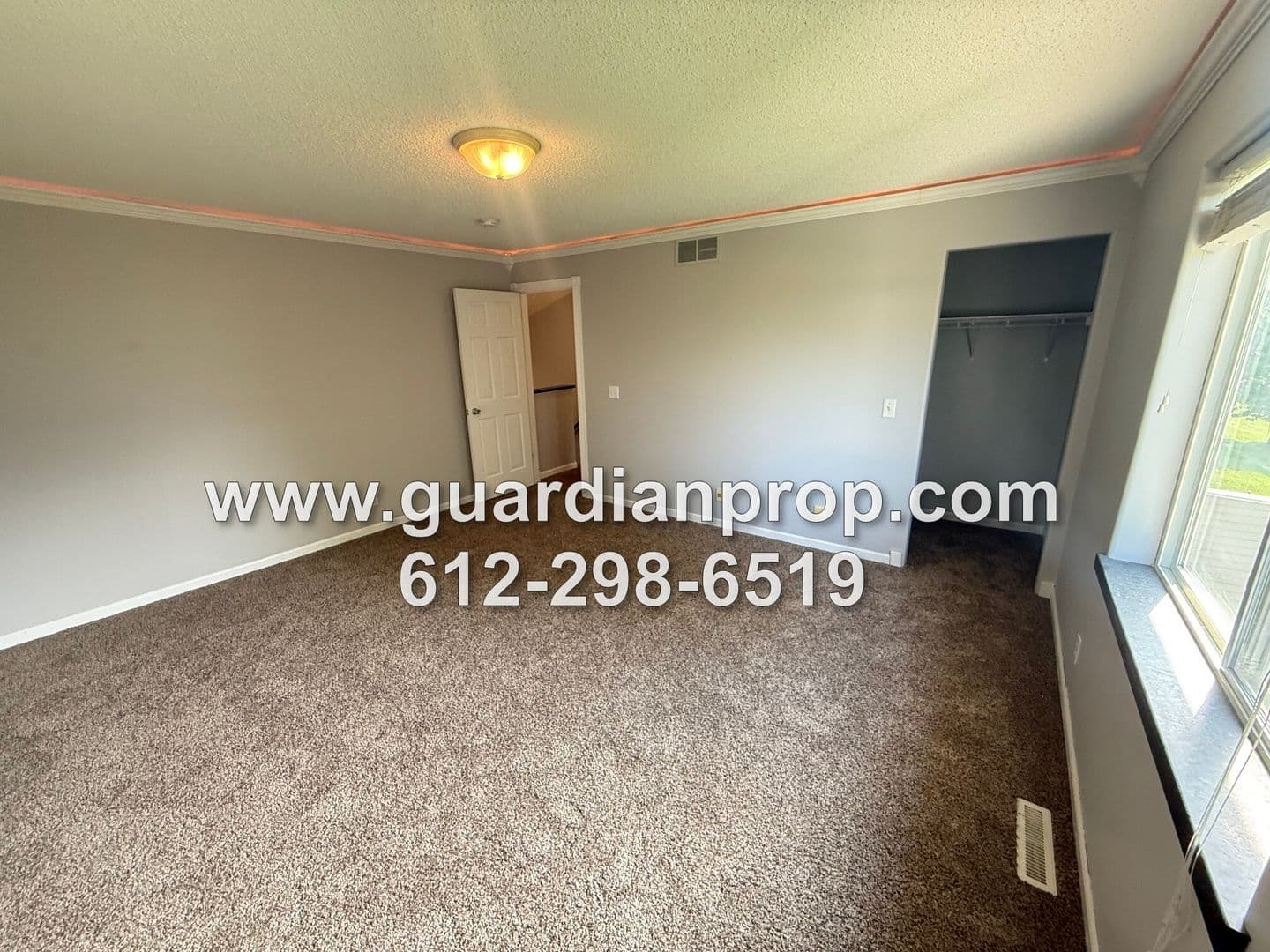Shakopee Townhome: 2290 Downing Avenue
