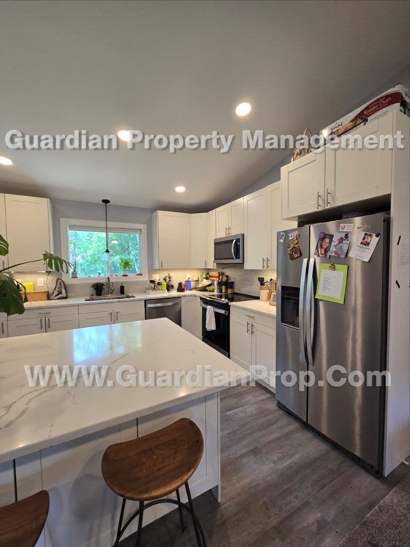 Mound House: 1445 Cherry Place