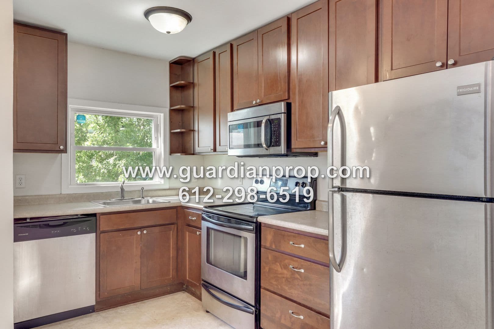 St. Paul House: 1612 Minnehaha Ave W