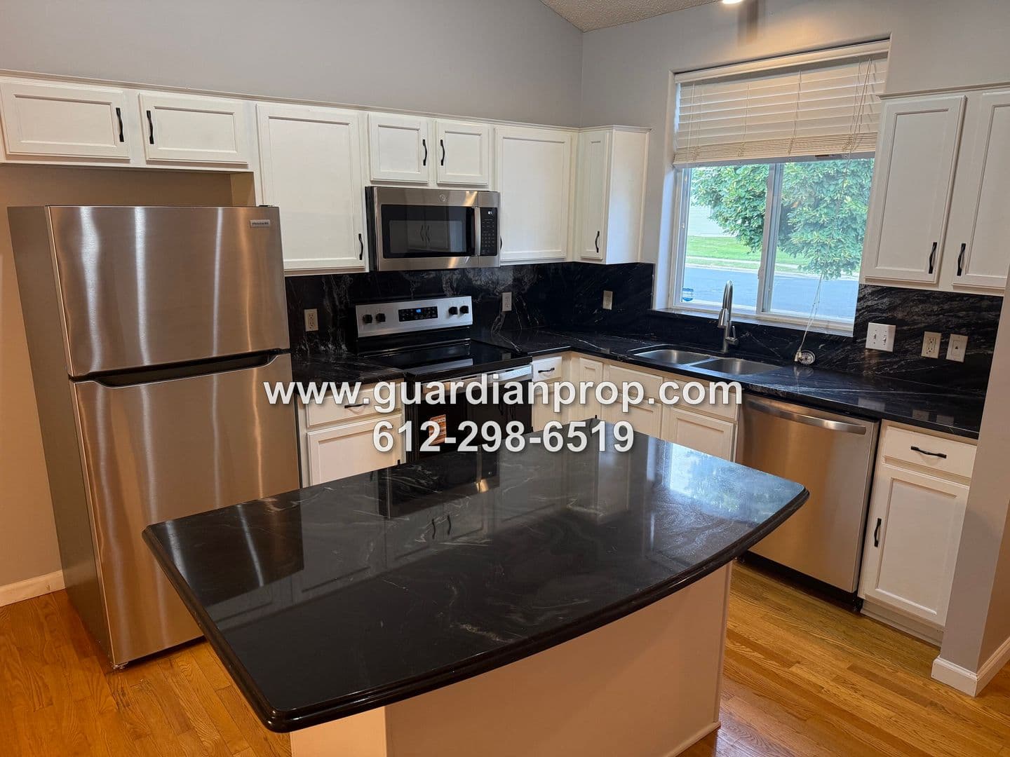 Shakopee Townhome: 2290 Downing Avenue