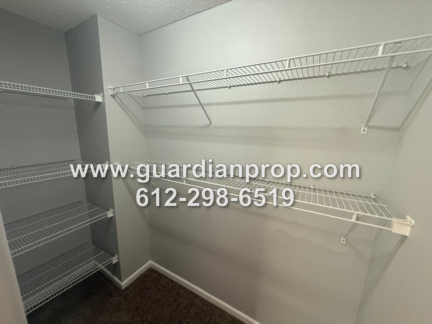 Shakopee Townhome: 2290 Downing Avenue