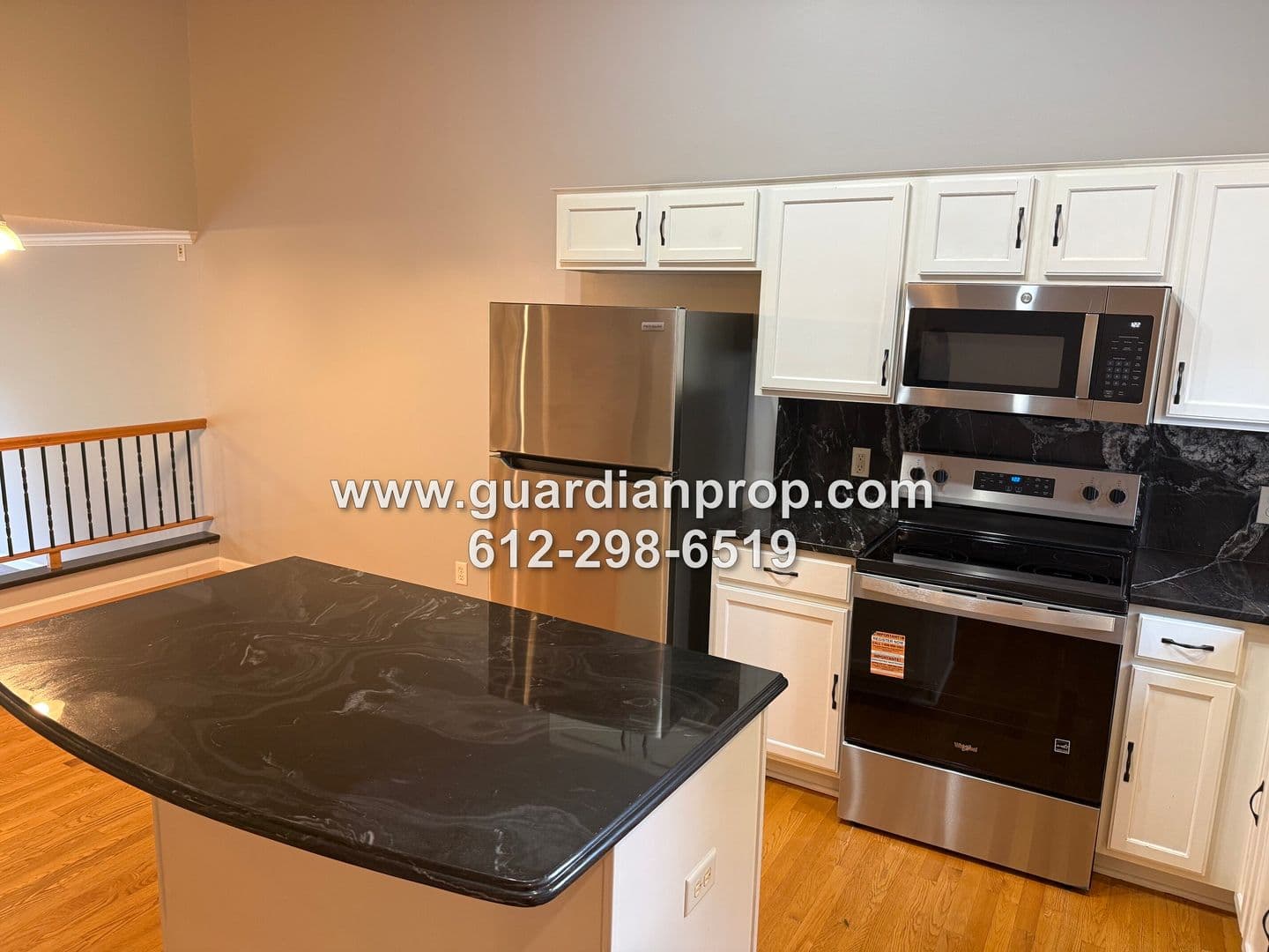 Shakopee Townhome: 2290 Downing Avenue