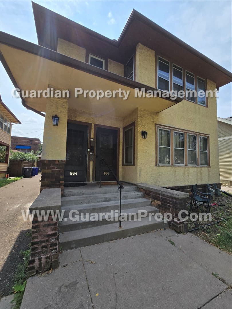 St. Paul House: 866 Dayton Ave