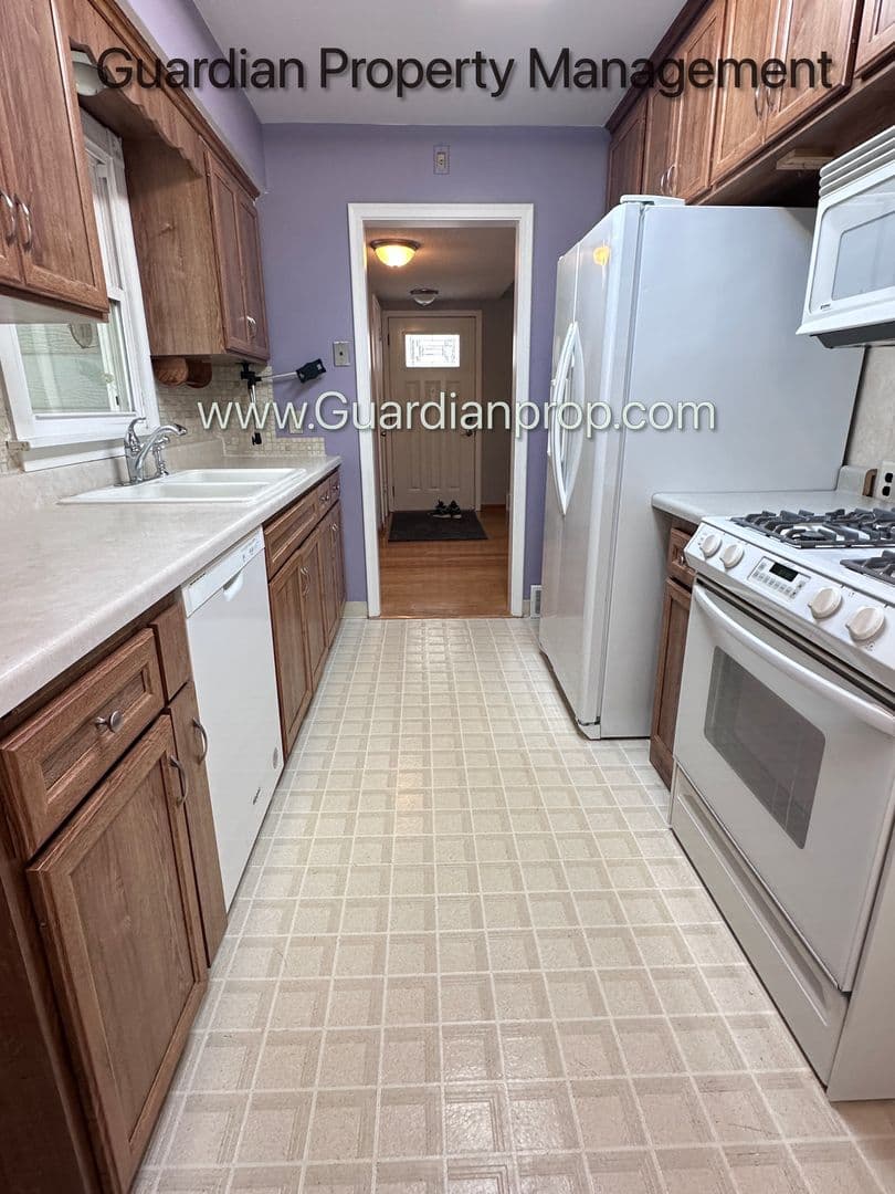 Richfield House: 7415 Chicago Avenue S