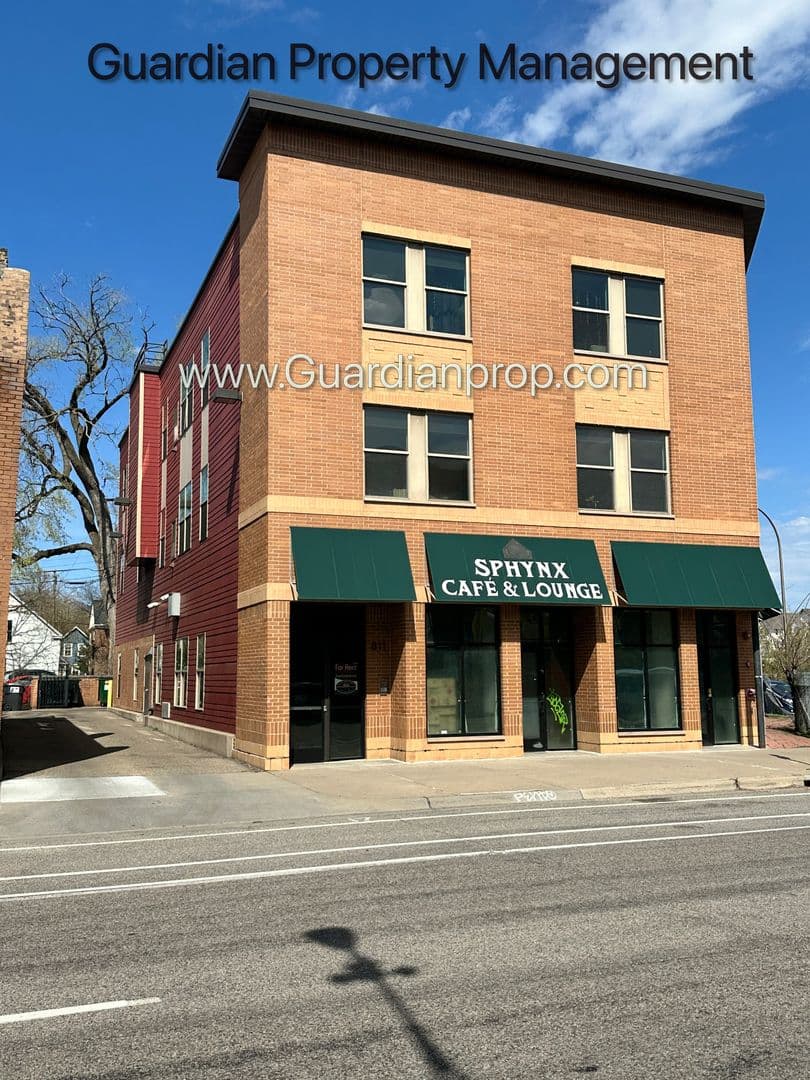 Minneapolis Apartment: 811 4th St SE - #214