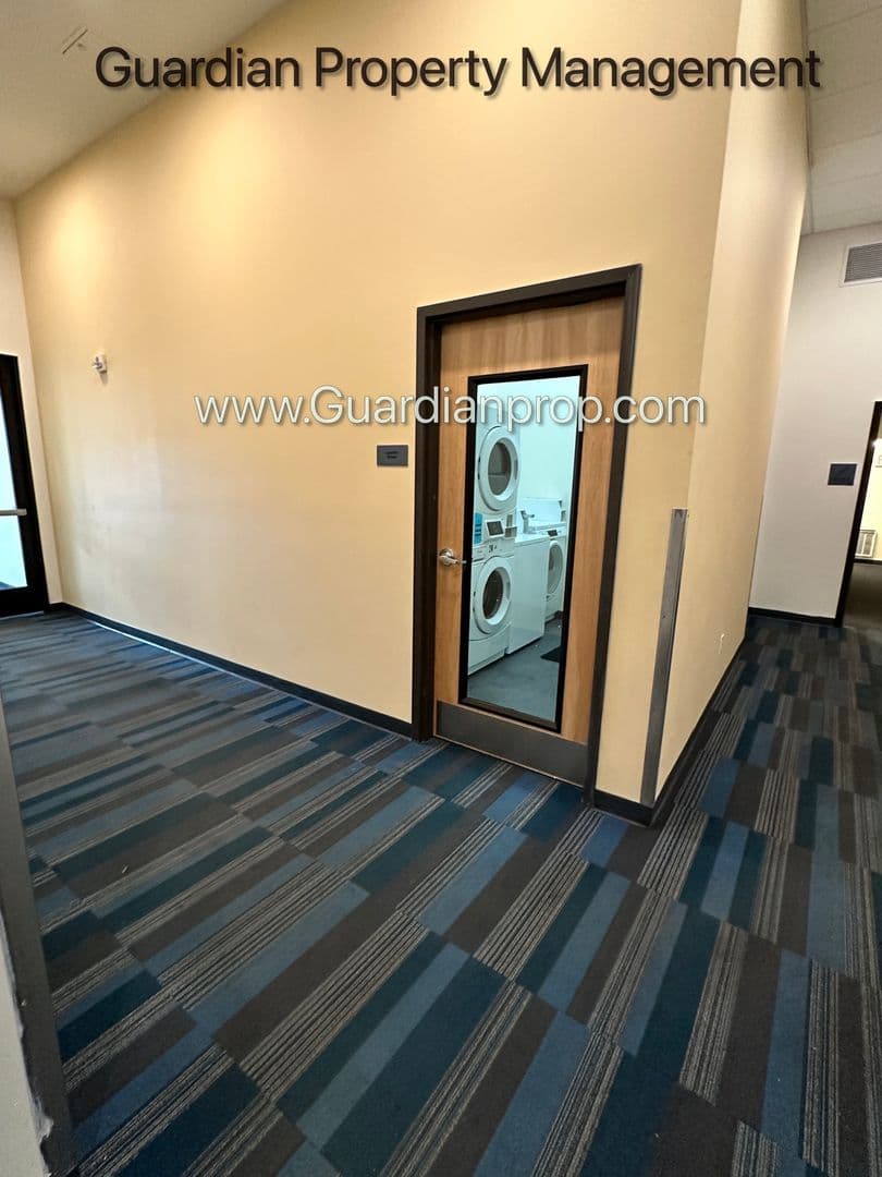 Minneapolis Apartment: 811 4th St SE - #310