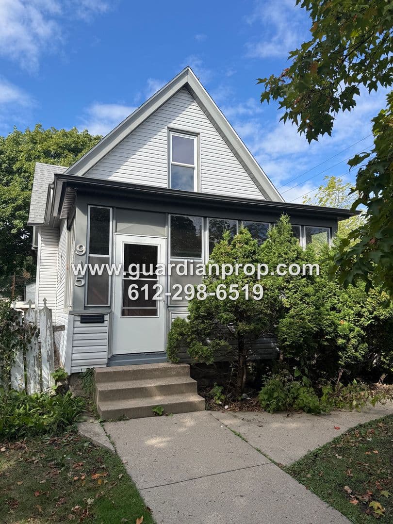 St. Paul House: 915 Fry Street