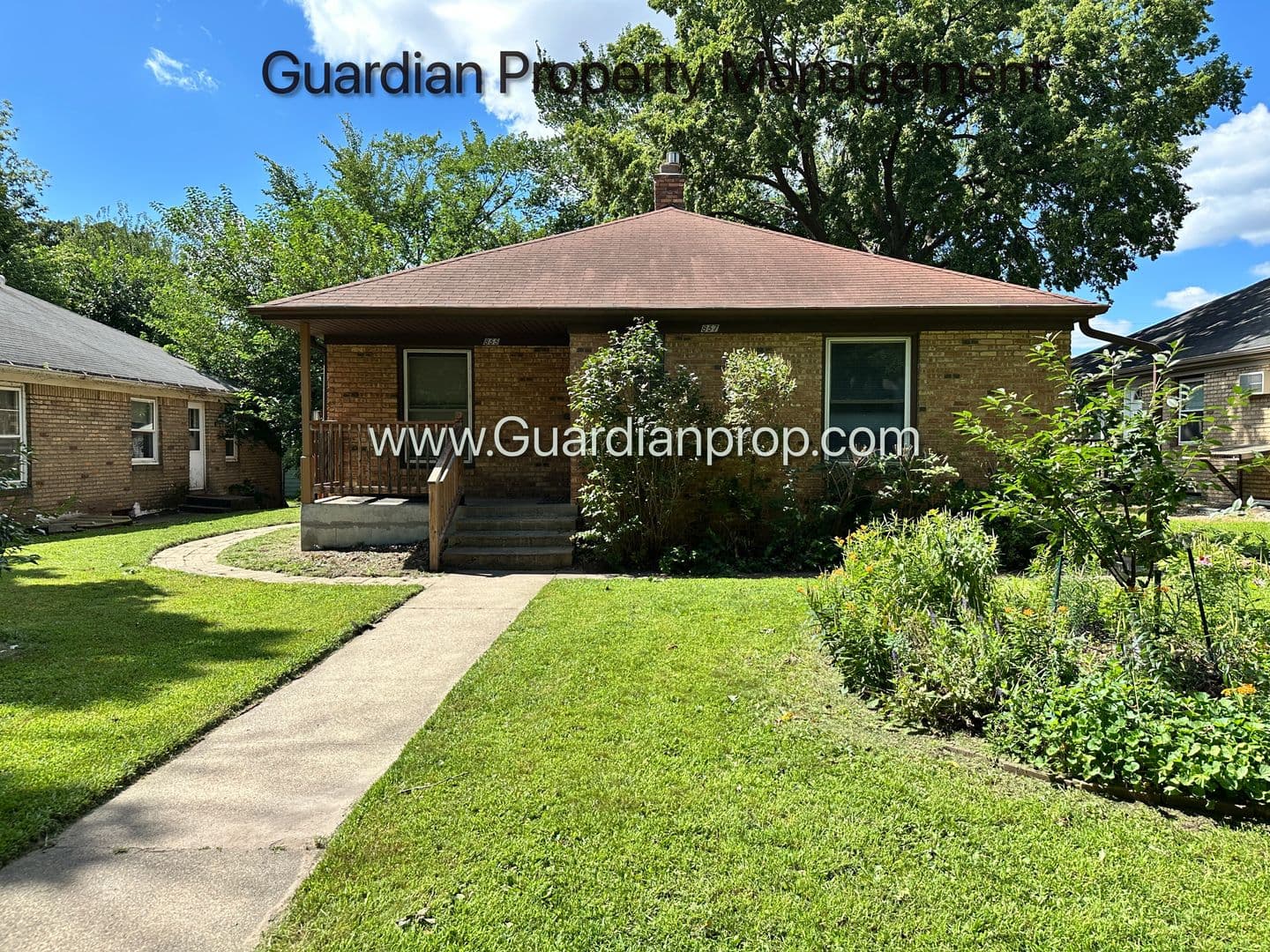 Minneapolis Apartment: 855 - 857 24th Avenue SE