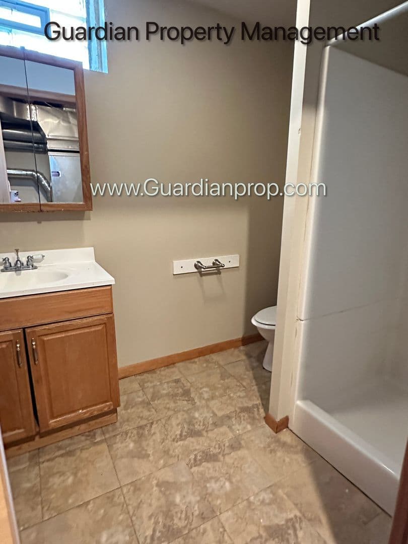 Minneapolis Apartment: 855 - 857 24th Avenue SE