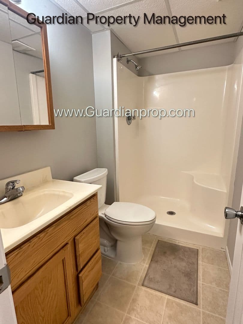 Maple Grove Townhome: 7321 Rosewood Lane N Maple Grove, MN 55369