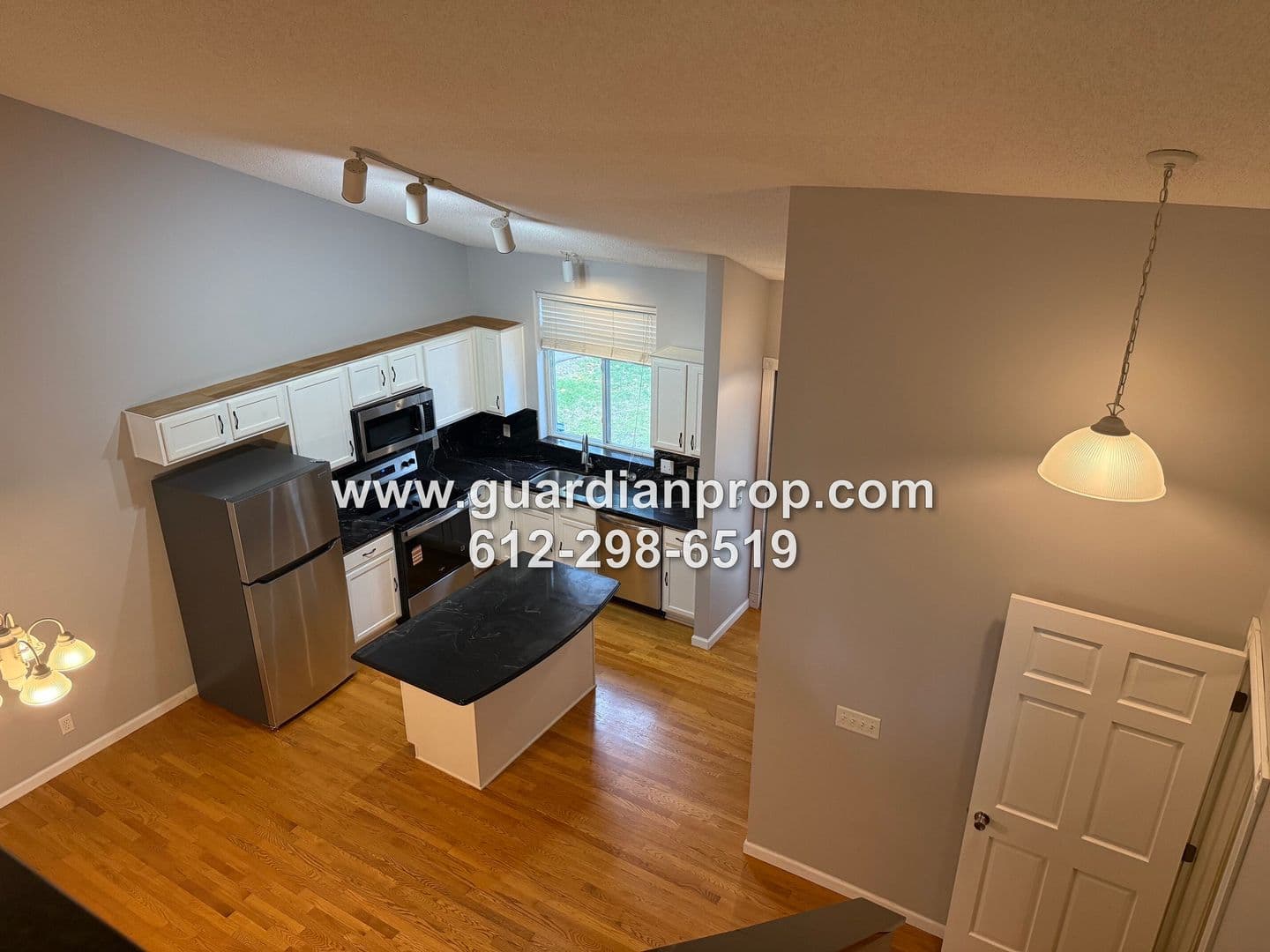 Shakopee Townhome: 2290 Downing Avenue