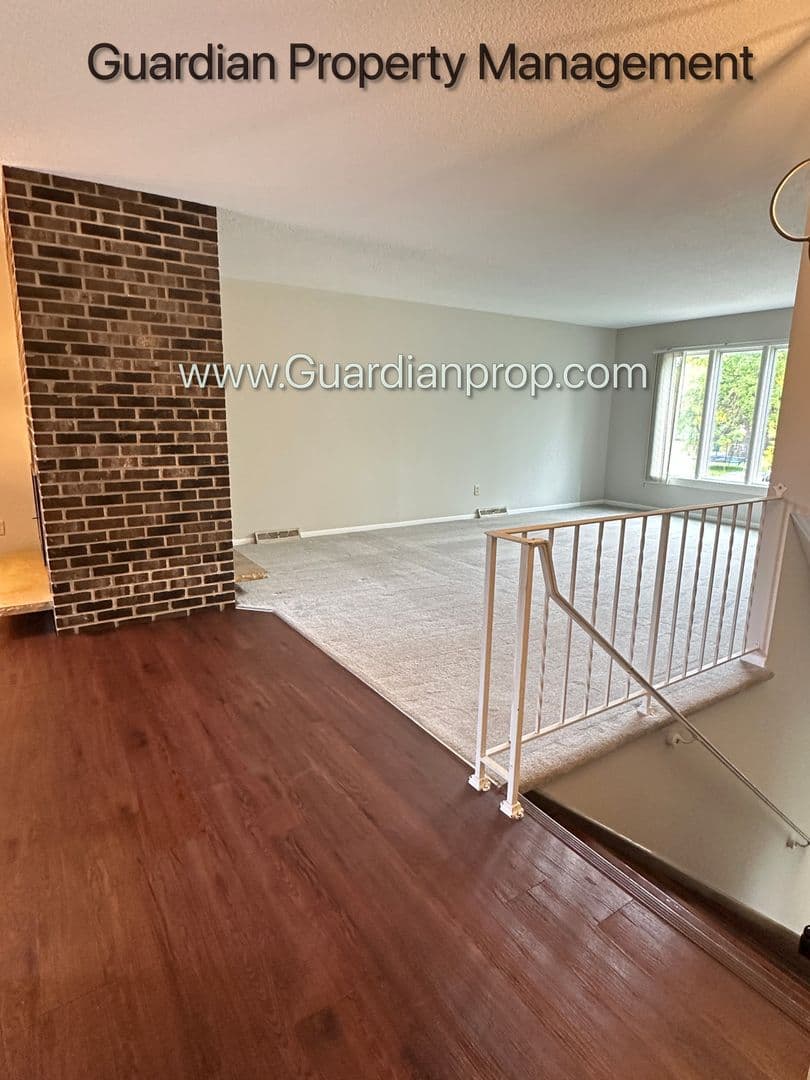 Maple Grove Townhome: 7321 Rosewood Lane N Maple Grove, MN 55369