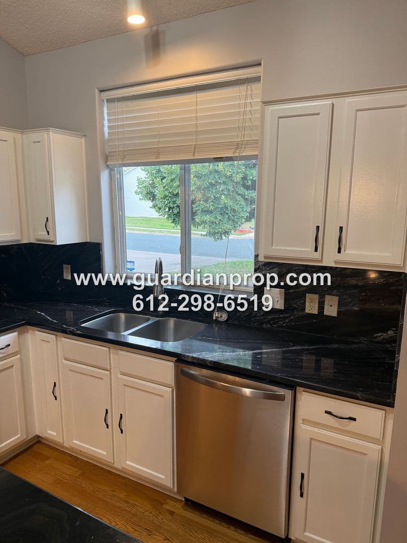 Shakopee Townhome: 2290 Downing Avenue