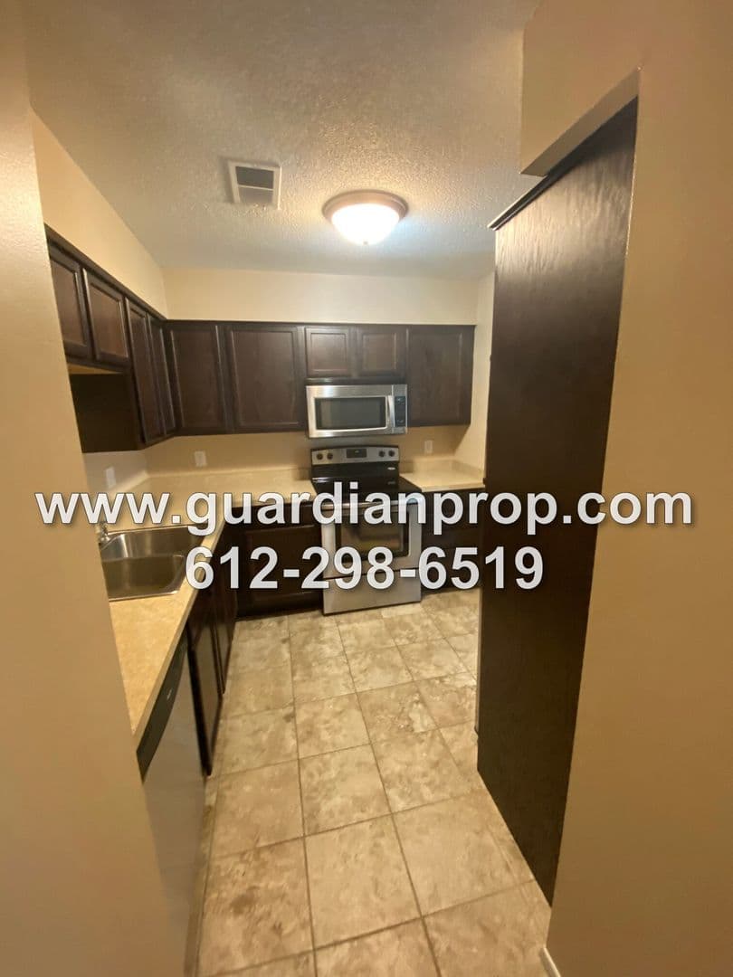 Forest Lake Apartment: 1006 12th Street SW