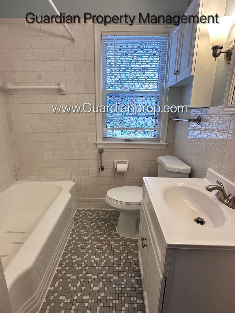 Richfield House: 7415 Chicago Avenue S