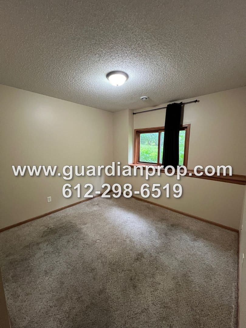 Mahtomedi House: 1158 Summit Avenue