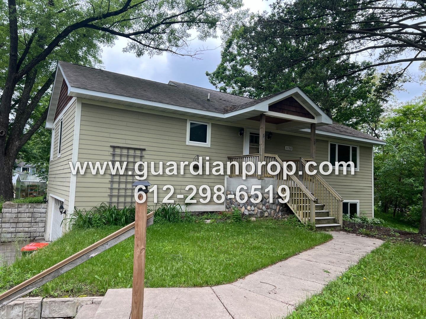 Mahtomedi House: 1158 Summit Avenue