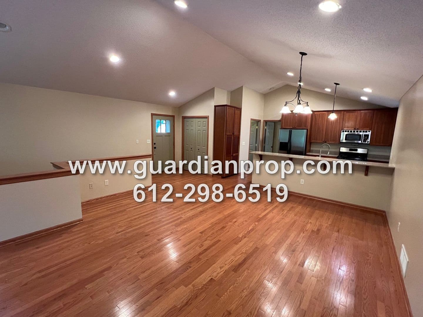 Mahtomedi House: 1158 Summit Avenue