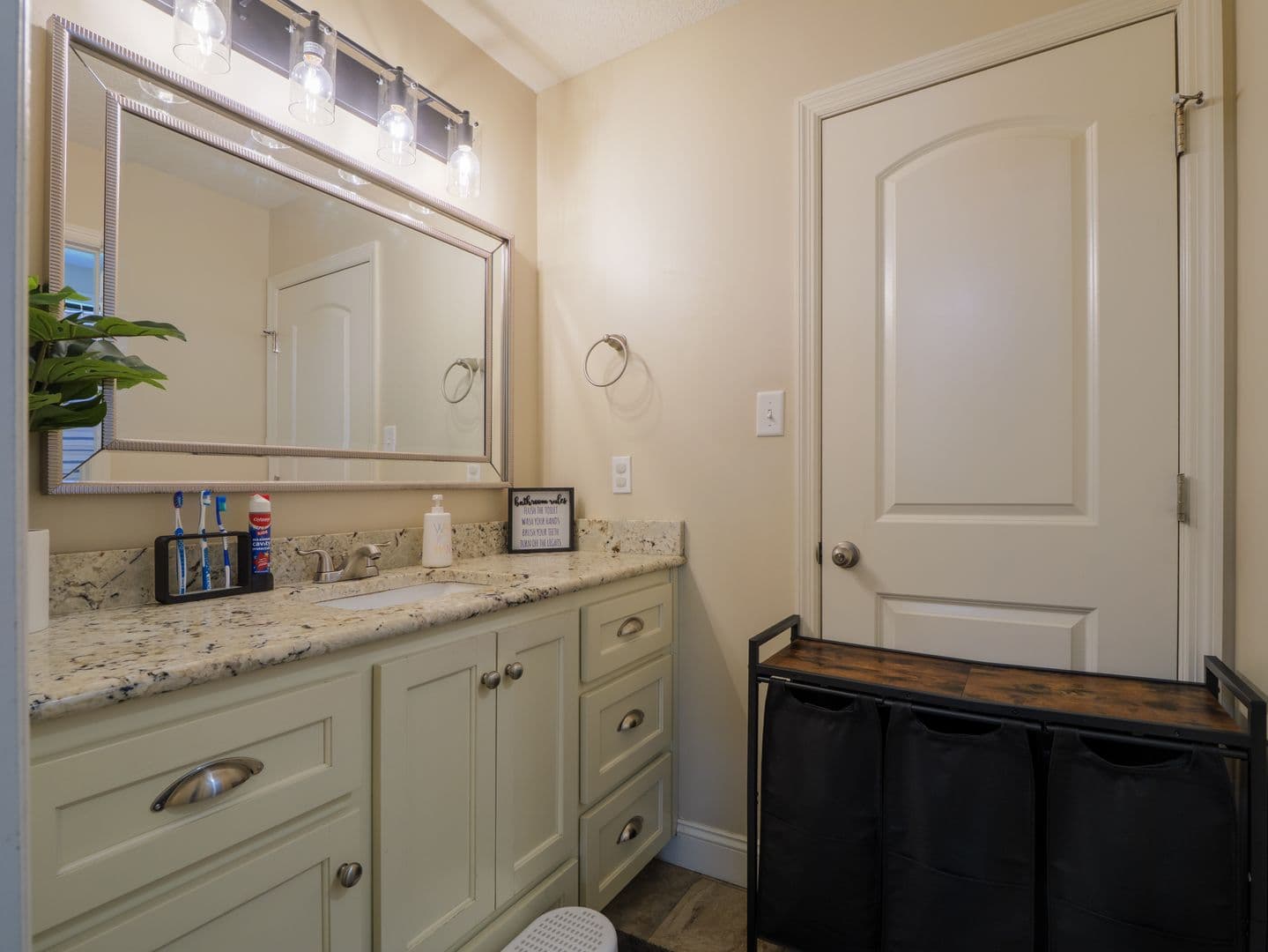 Valdosta House: 3904 Valiant Court