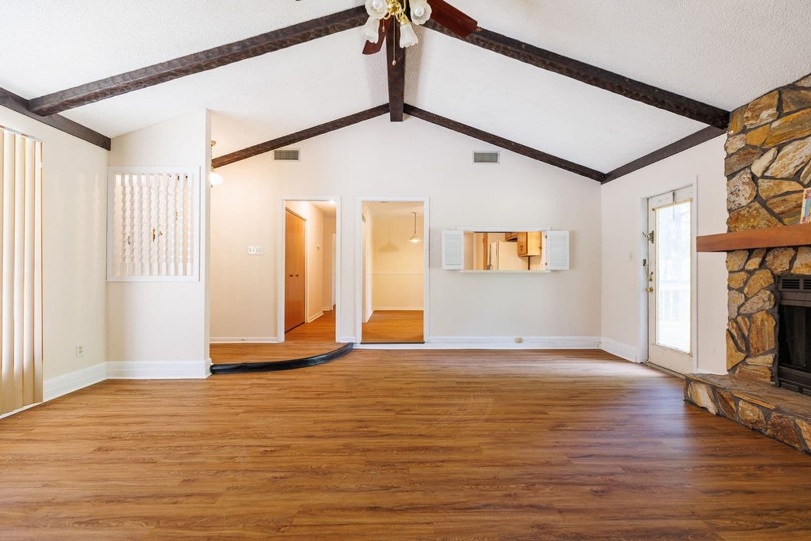 Valdosta House: 2211 S Sherwood Dr