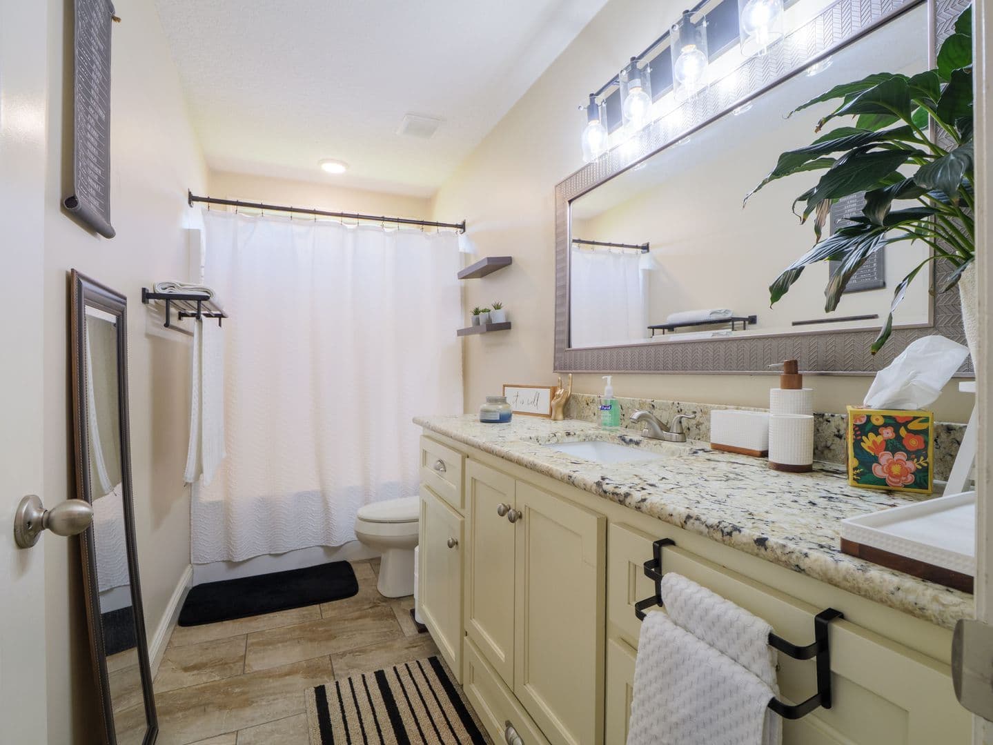 Valdosta House: 3904 Valiant Court