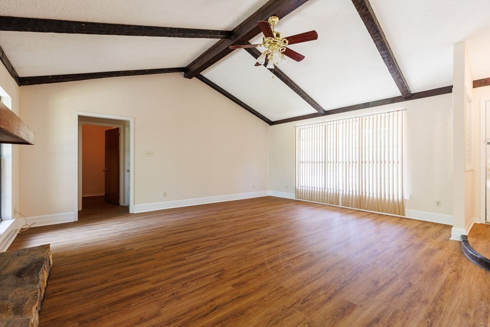Valdosta House: 2211 S Sherwood Dr