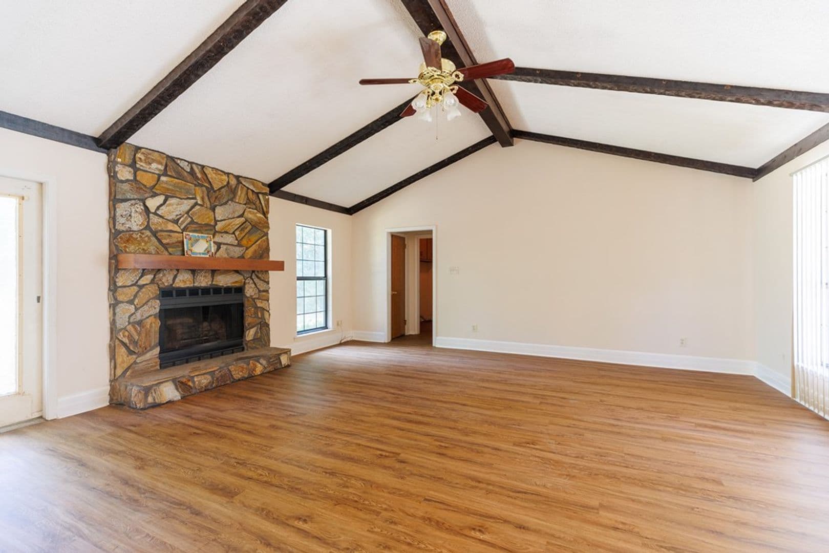 Valdosta House: 2211 S Sherwood Dr