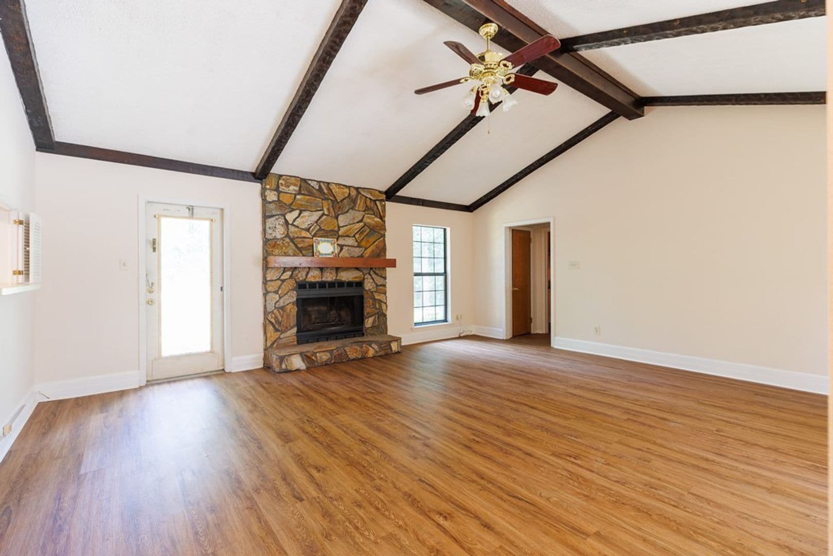 Valdosta House: 2211 S Sherwood Dr